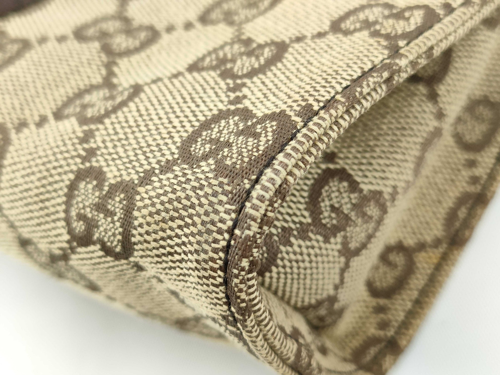 GUCCI GG Canvas Gucci GG Canvas Pouch Pouch