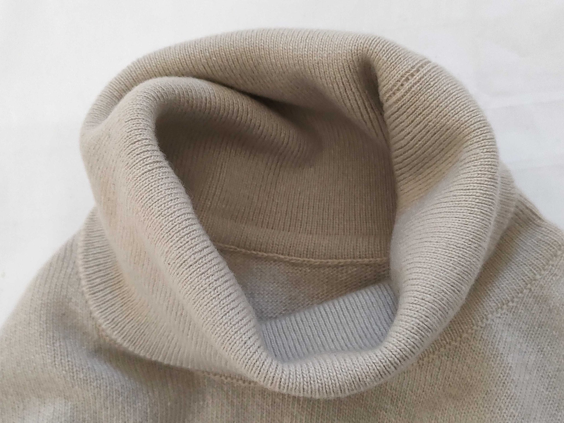 HERMES Margiela Period 100% Cashmere Hermes Cashmere Turtleneck Vest Top Martin Margiela Tops