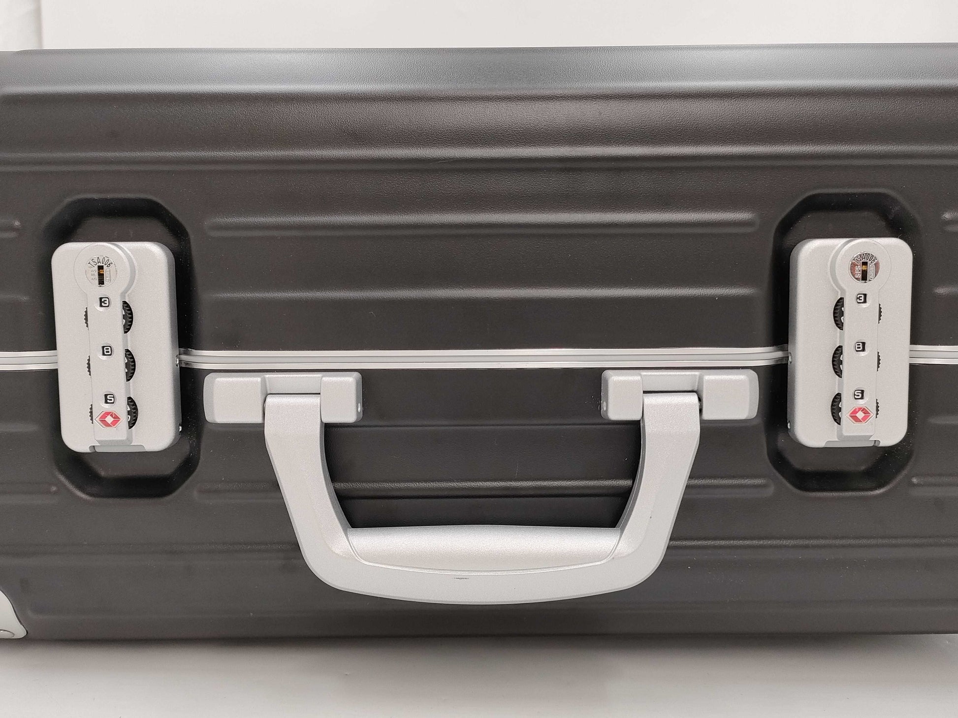 RIMOWA Polycarbonate Hybrid Carry-On Bag 883.53.63.1