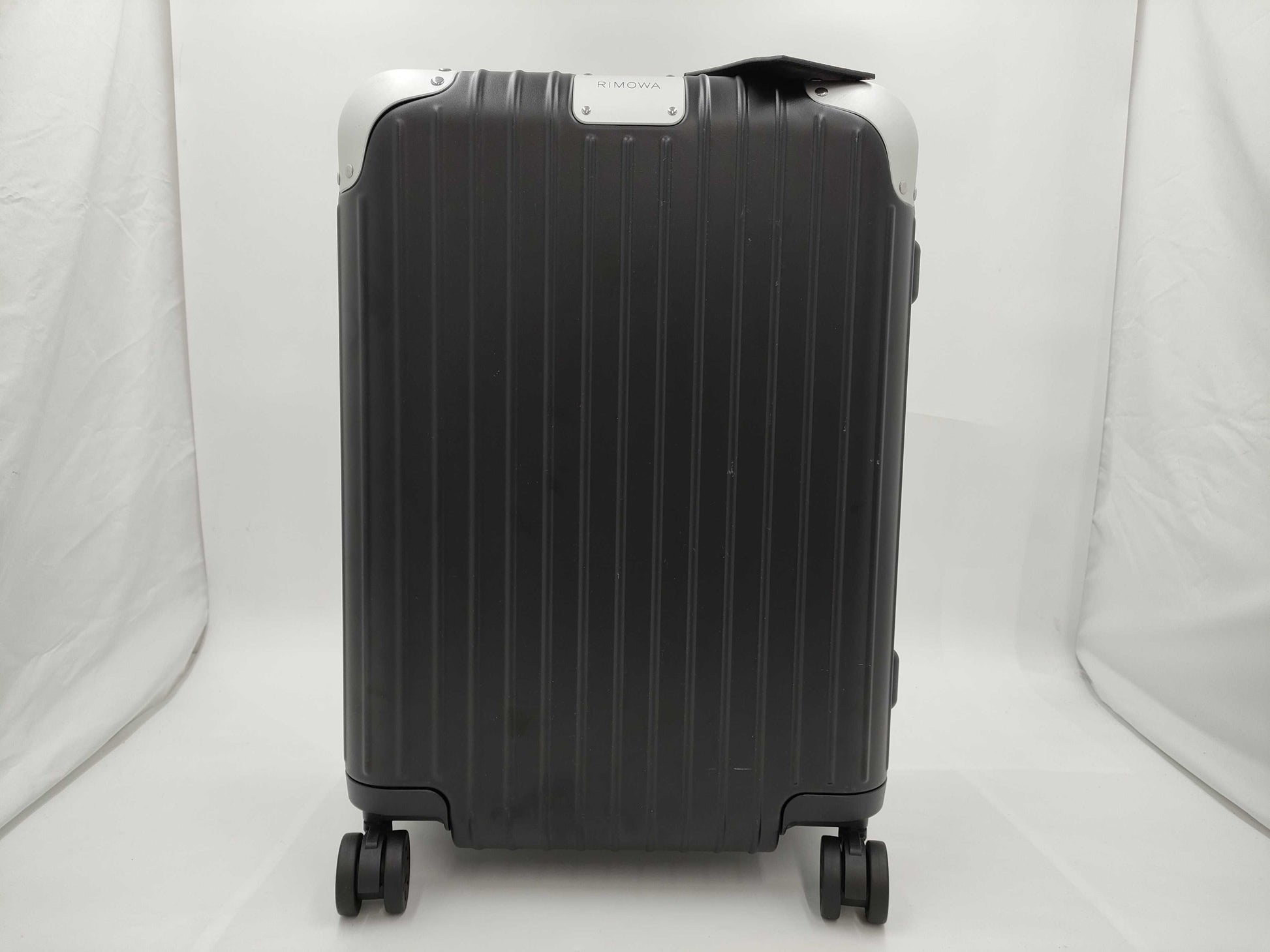 RIMOWA Polycarbonate Hybrid Carry-On Bag 883.53.63.1