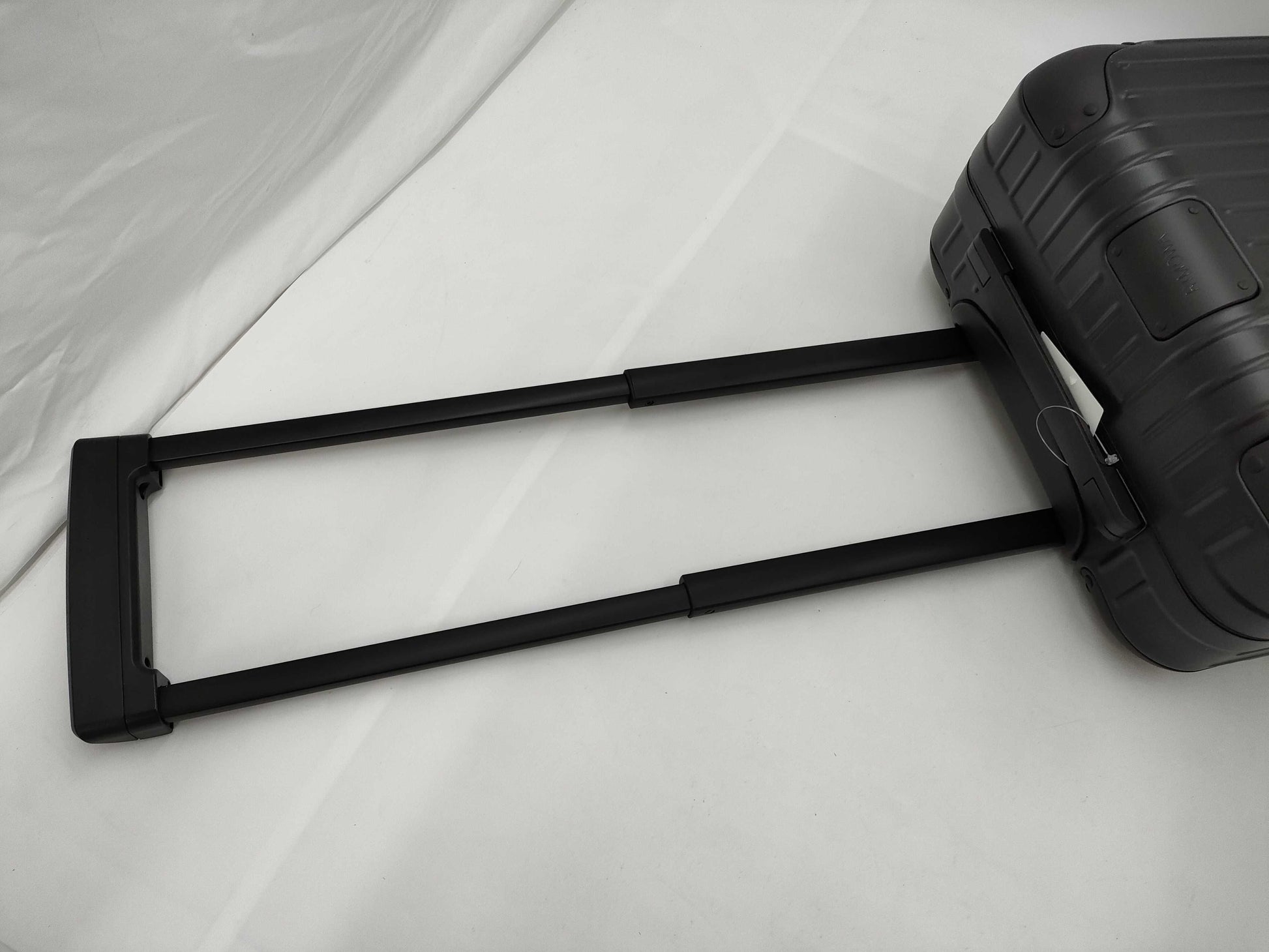 RIMOWA Polycarbonate Hybrid Carry-On Bag 883.52.67.4