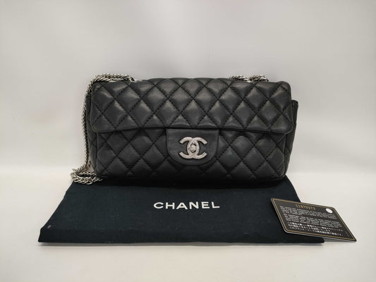 CHANEL Matelasse Shoulder Bag with Silver Hardware