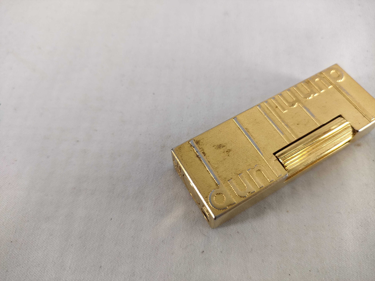 dunhill dunhill dunhill roller type gas lighter gold three-dimensional logo and other accessories