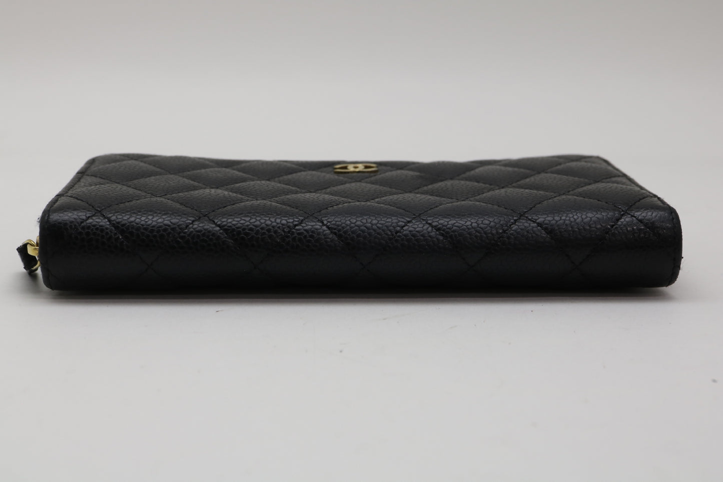CHANEL Caviar Skin Gold Hardware Wallet