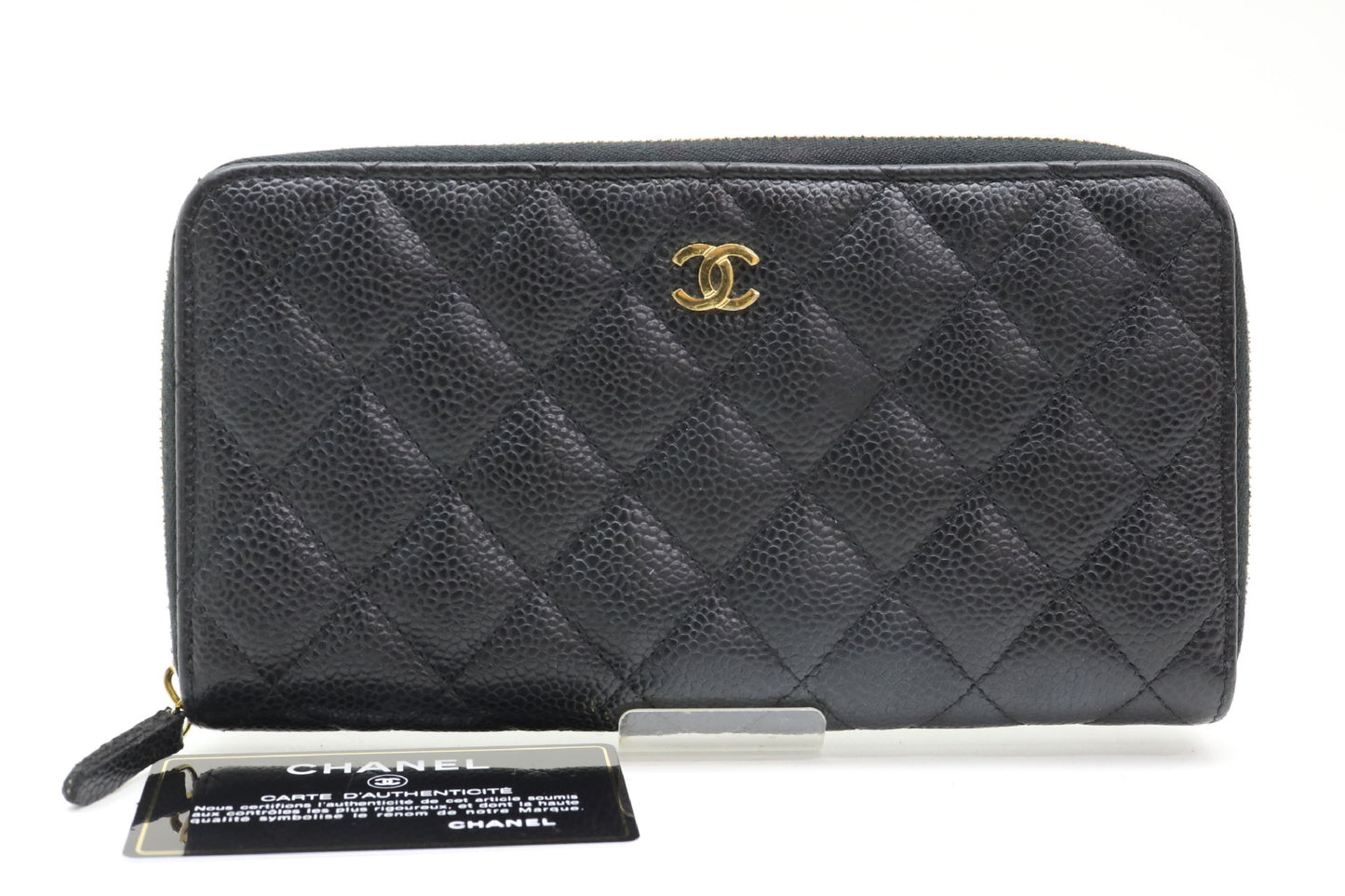 CHANEL Caviar Skin Gold Hardware Wallet