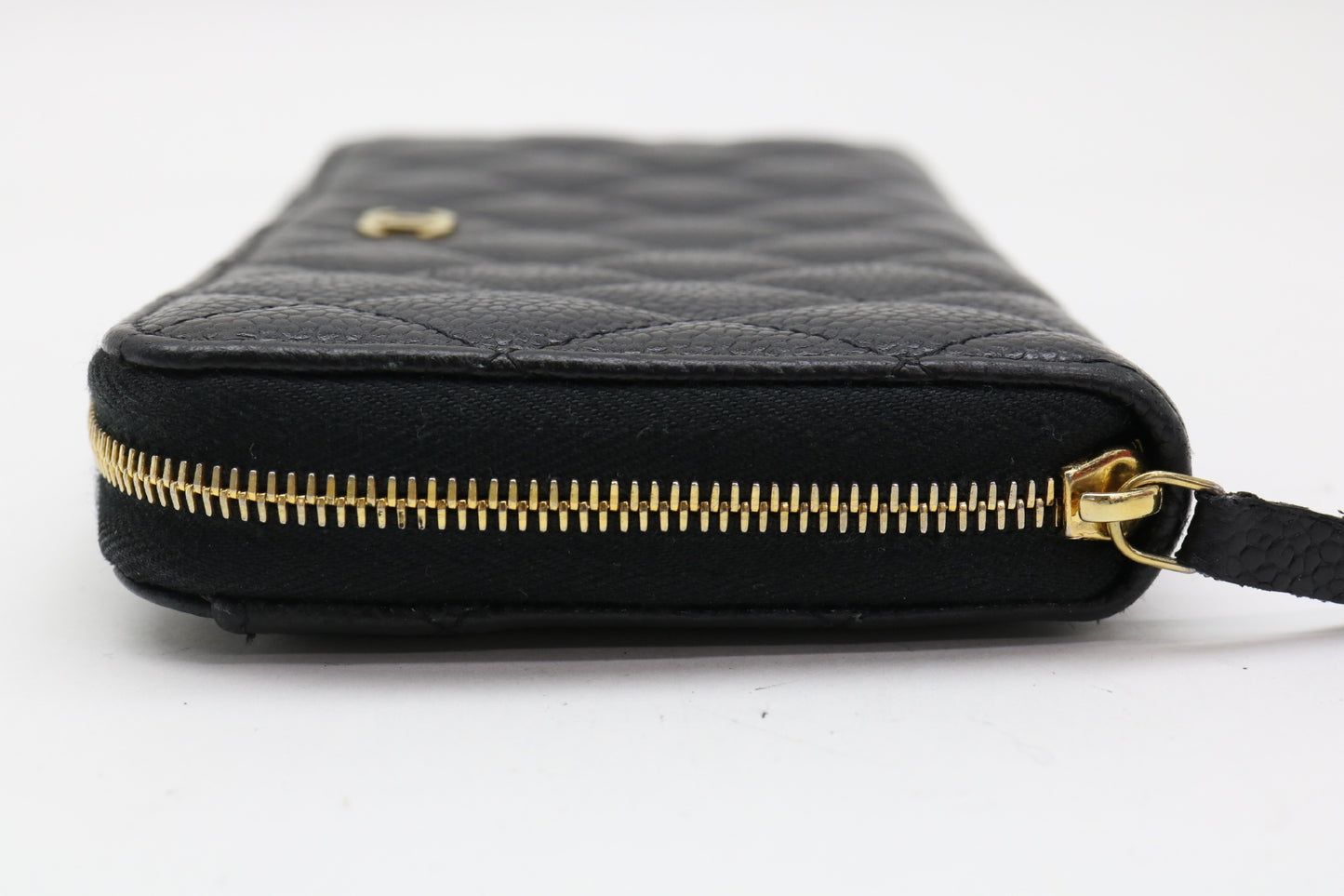 CHANEL Caviar Skin Gold Hardware Wallet