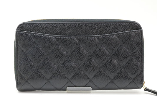 CHANEL Caviar Skin Gold Hardware Wallet