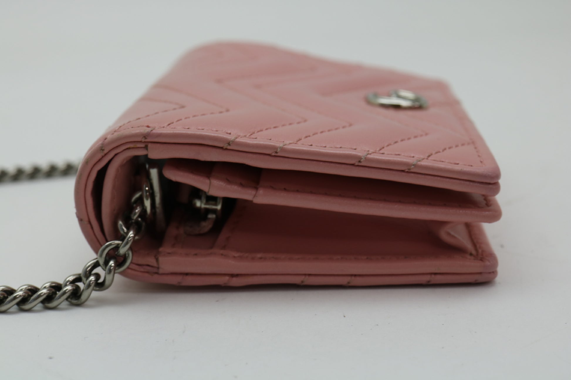 GUCCI GG Marmont Quilted Chain Wallet Wallet