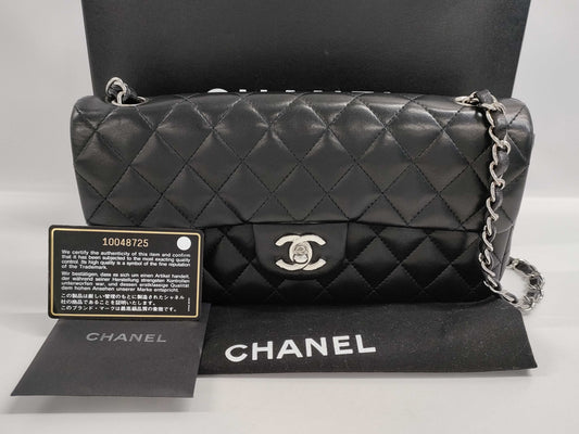 CHANEL Matelasse Lambskin Single Shoulder Bag with Silver Hardware