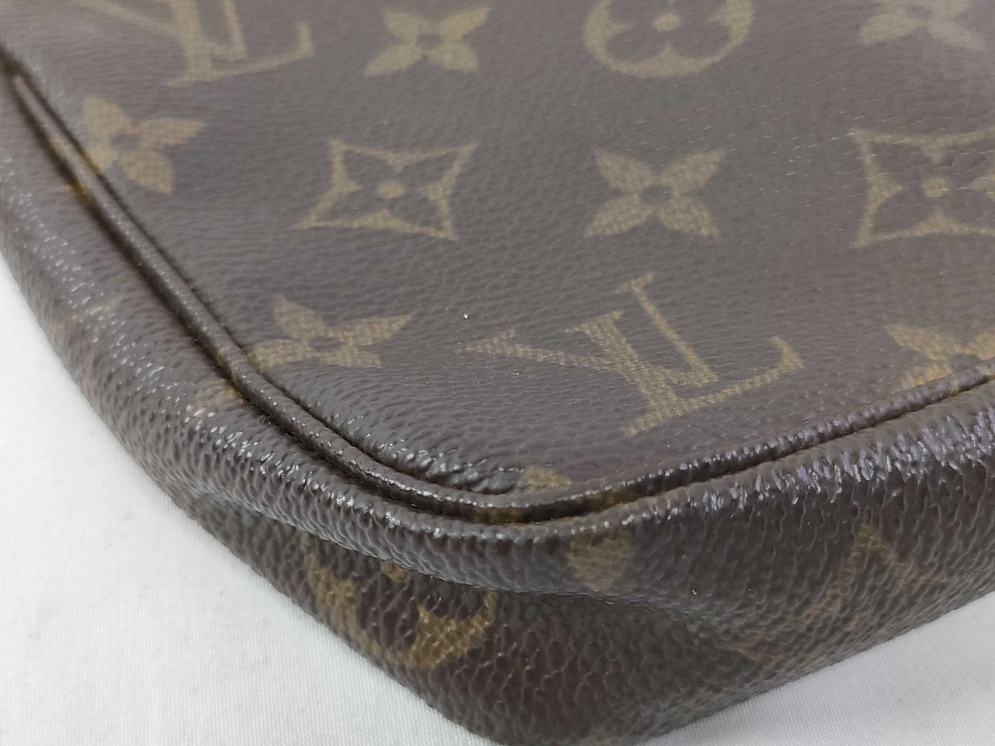 LOUIS VUITTON Monogram Vuitton Accessoir Pouch