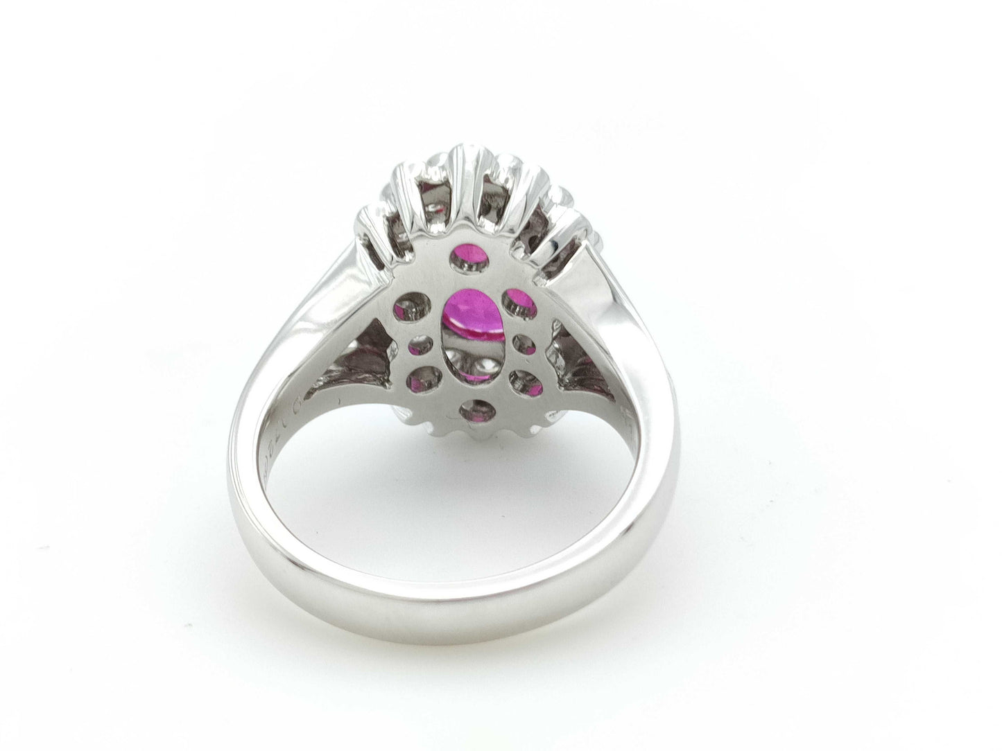 Colored Stone 3.10ct D0.72ct 750 11.0g Ring