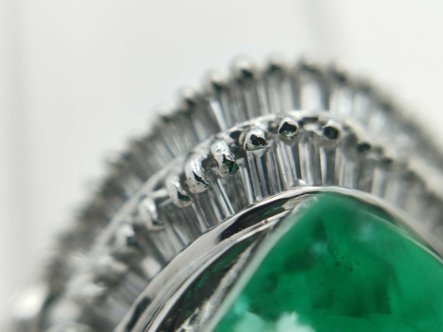 E7.09ct D1.18ct PT900 12.2g Ring