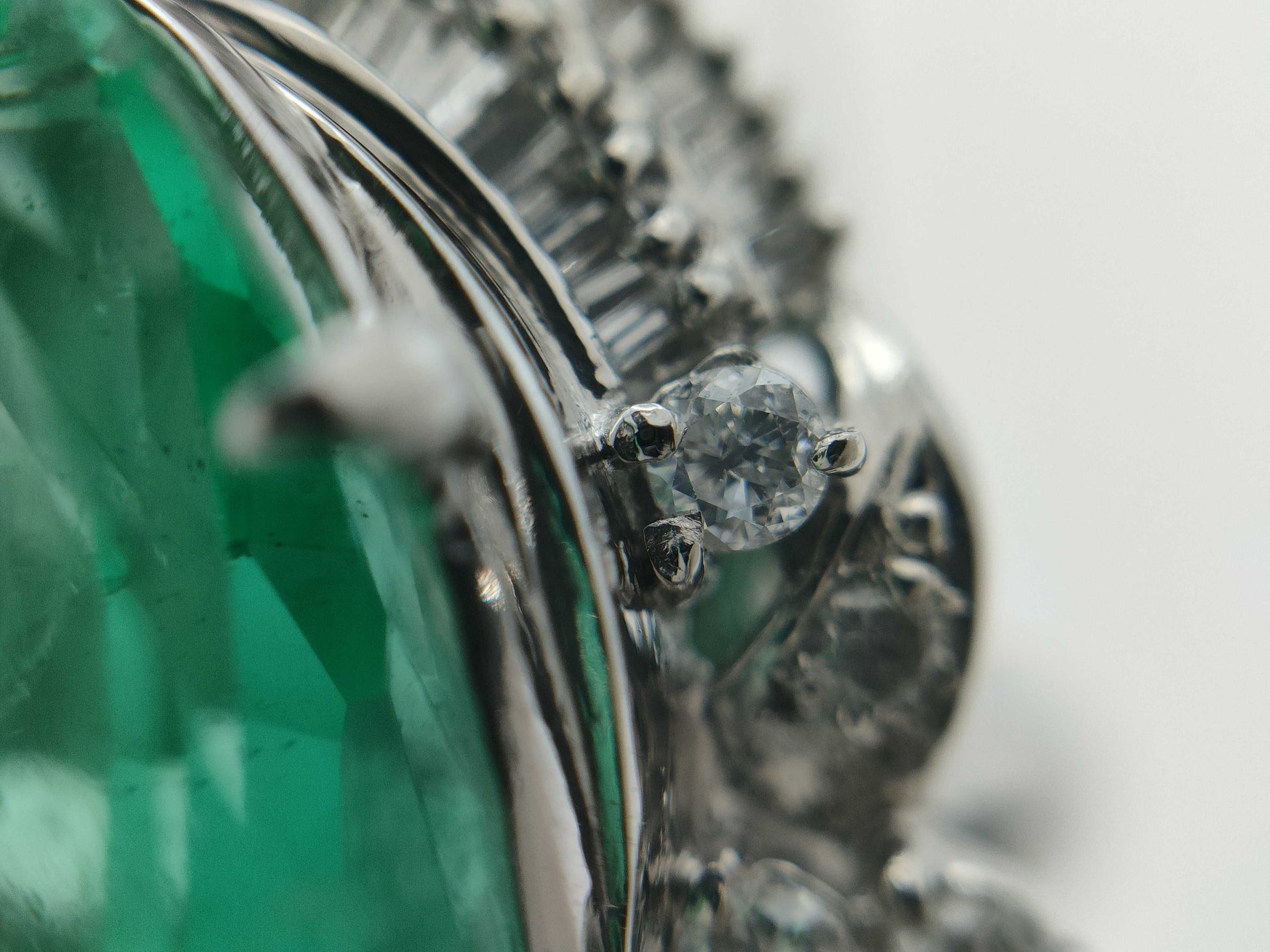 E7.09ct D1.18ct PT900 12.2g Ring