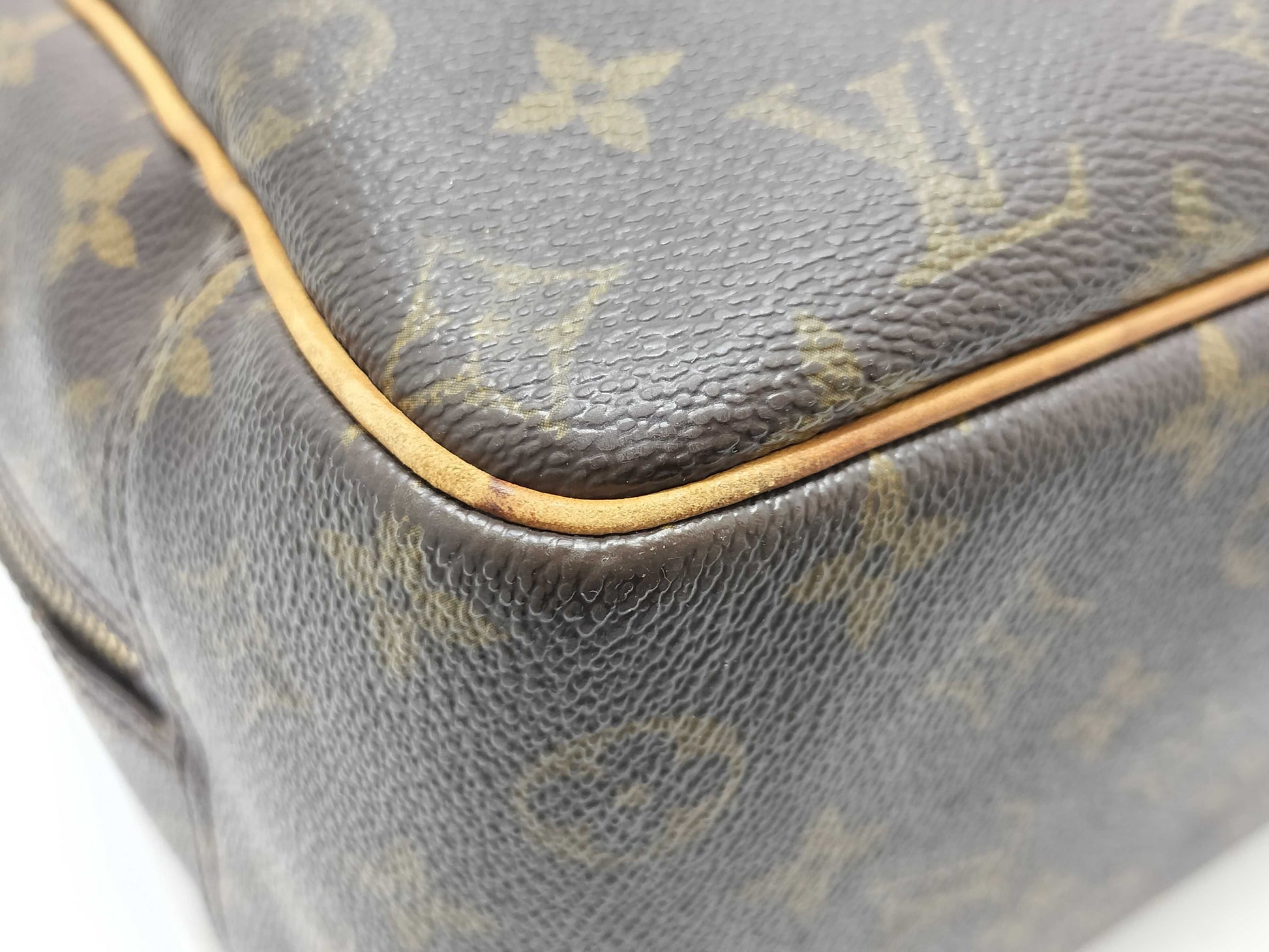 LOUIS VUITTON Monogram Vuitton Deauville Handbag