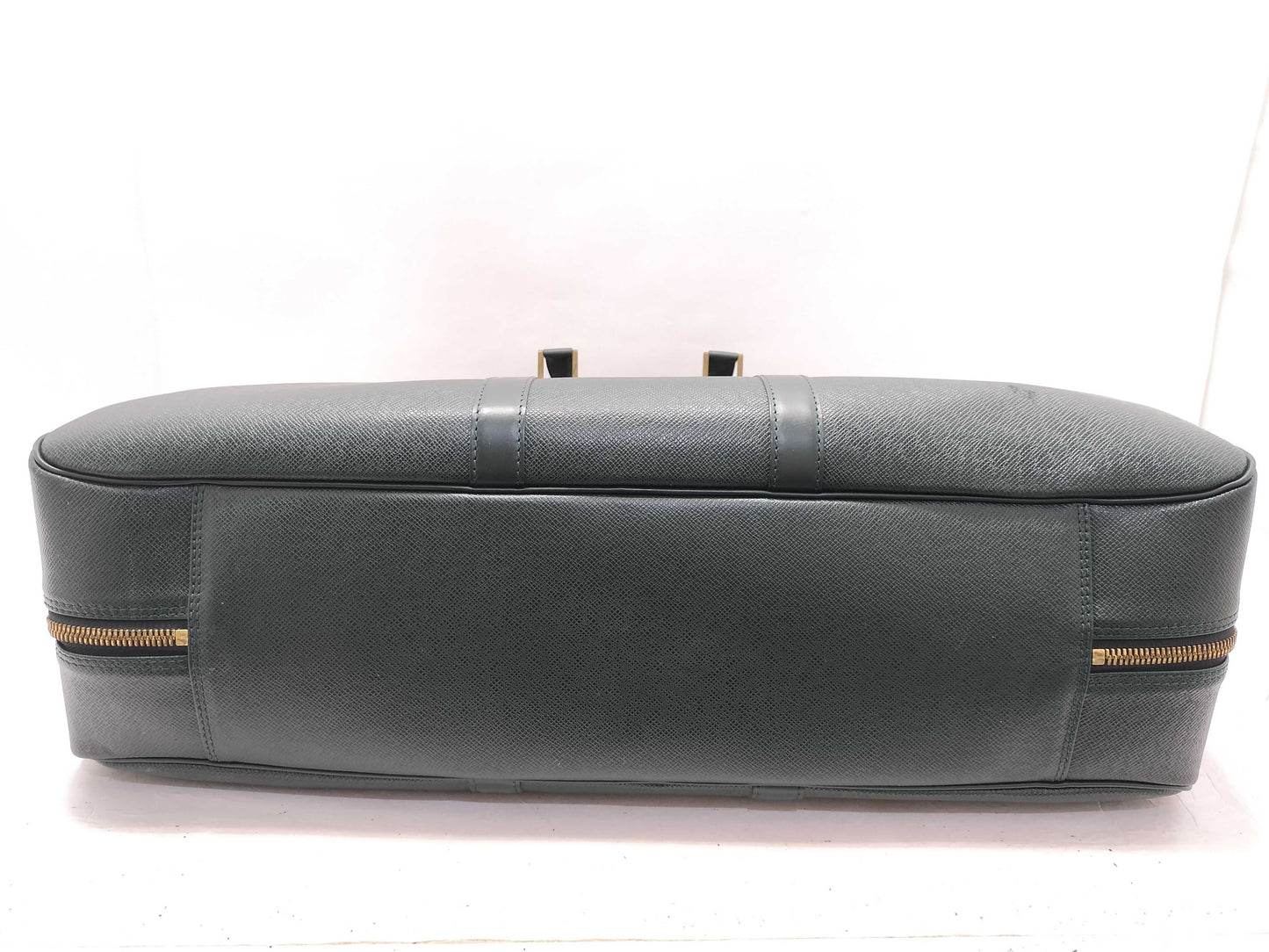 LOUIS VUITTON Taiga Taiga Garment Boston Bag