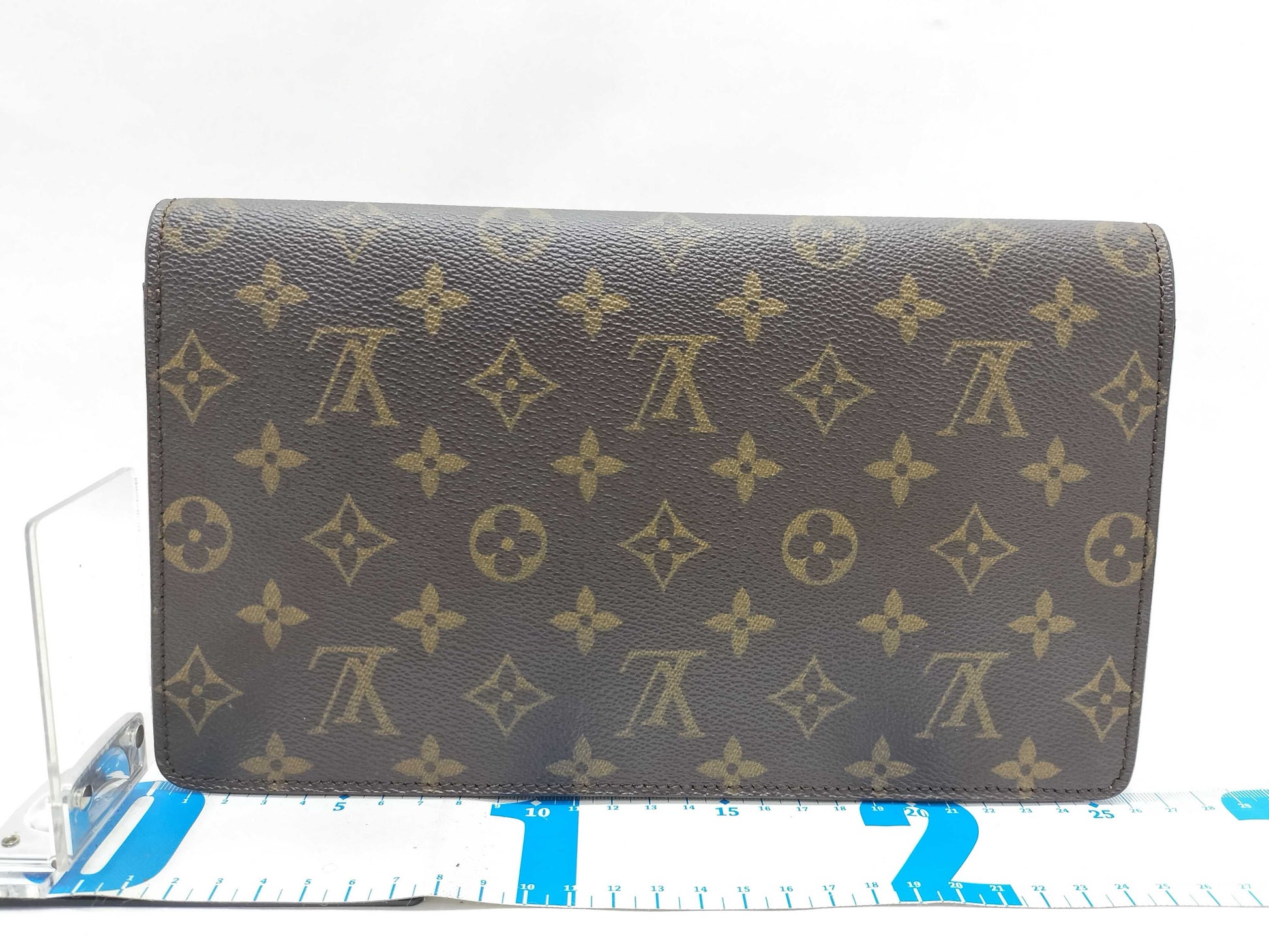 LOUIS VUITTON Monogram LOUIS VUITTON Vuitton Monogram Chaillot Clutch Bag