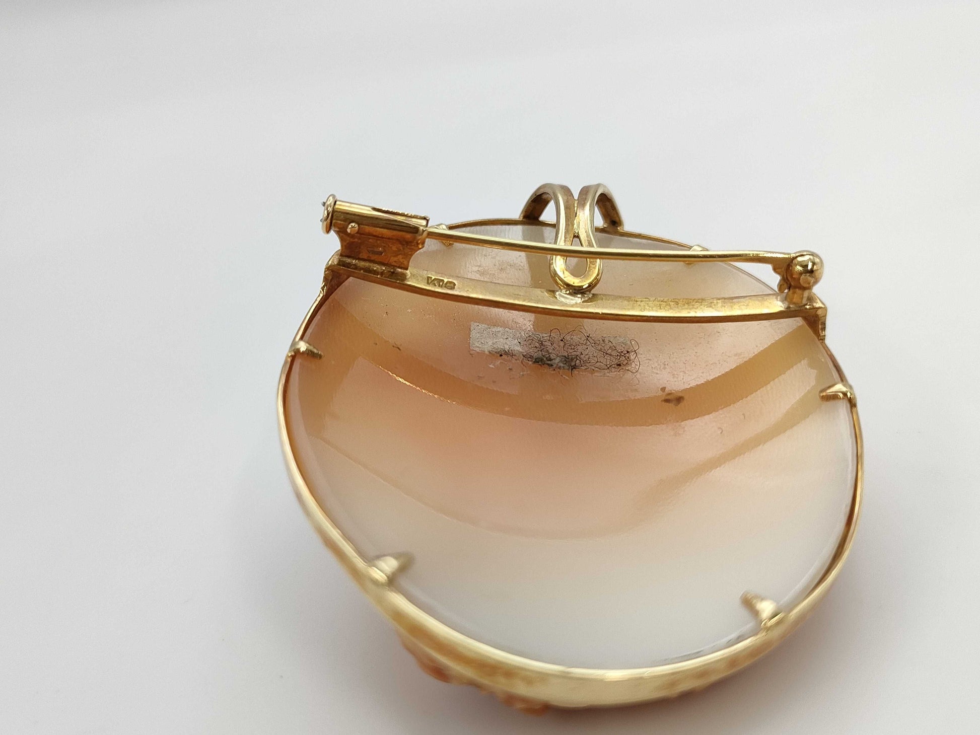 Cameo K18 35.1g Brooch