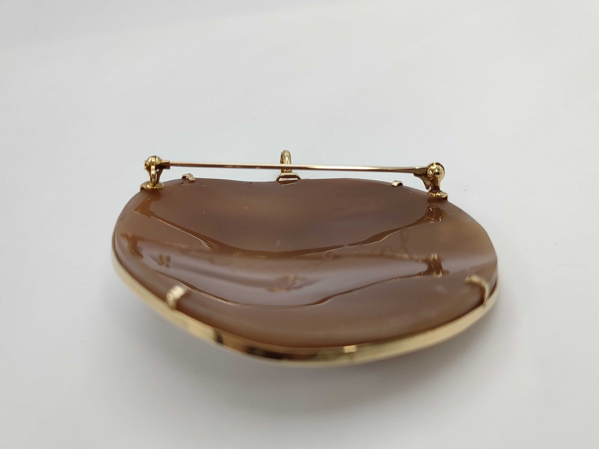 Cameo K18 23.4g Brooch