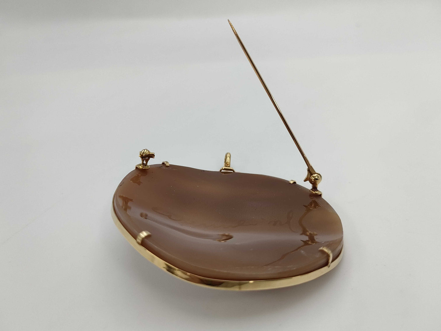 Cameo K18 23.4g Brooch