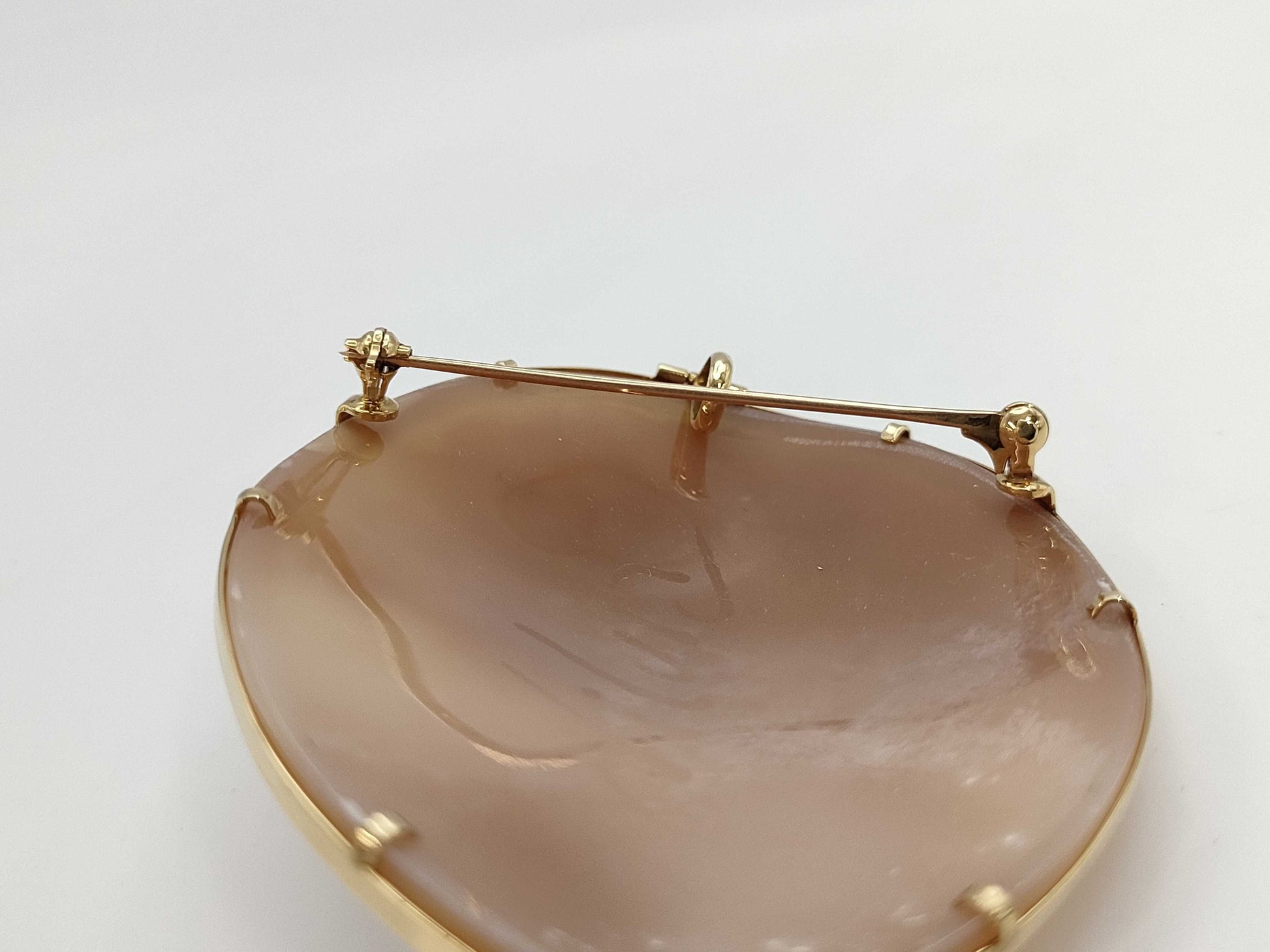 Cameo K18 20.4g Brooch
