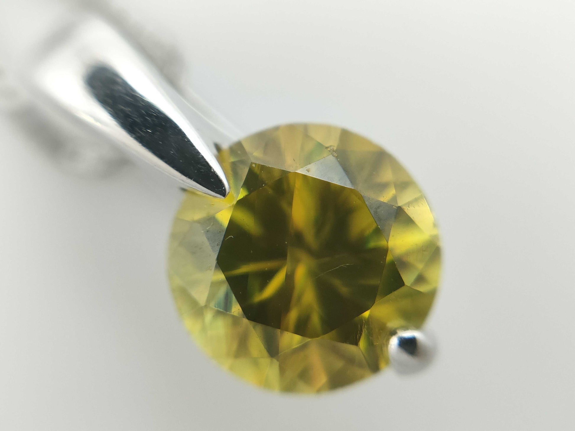 Sphene 0.81ct PT900/850 2.5g Necklace