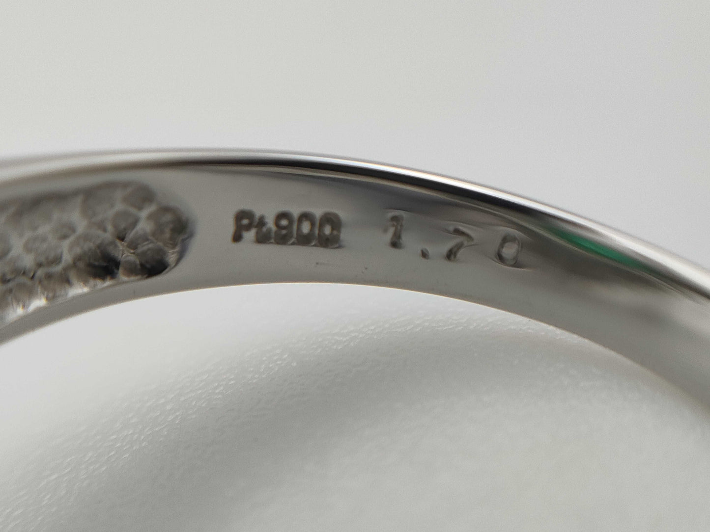 E1.70ct D0.56ct PT900 10.3g Ring