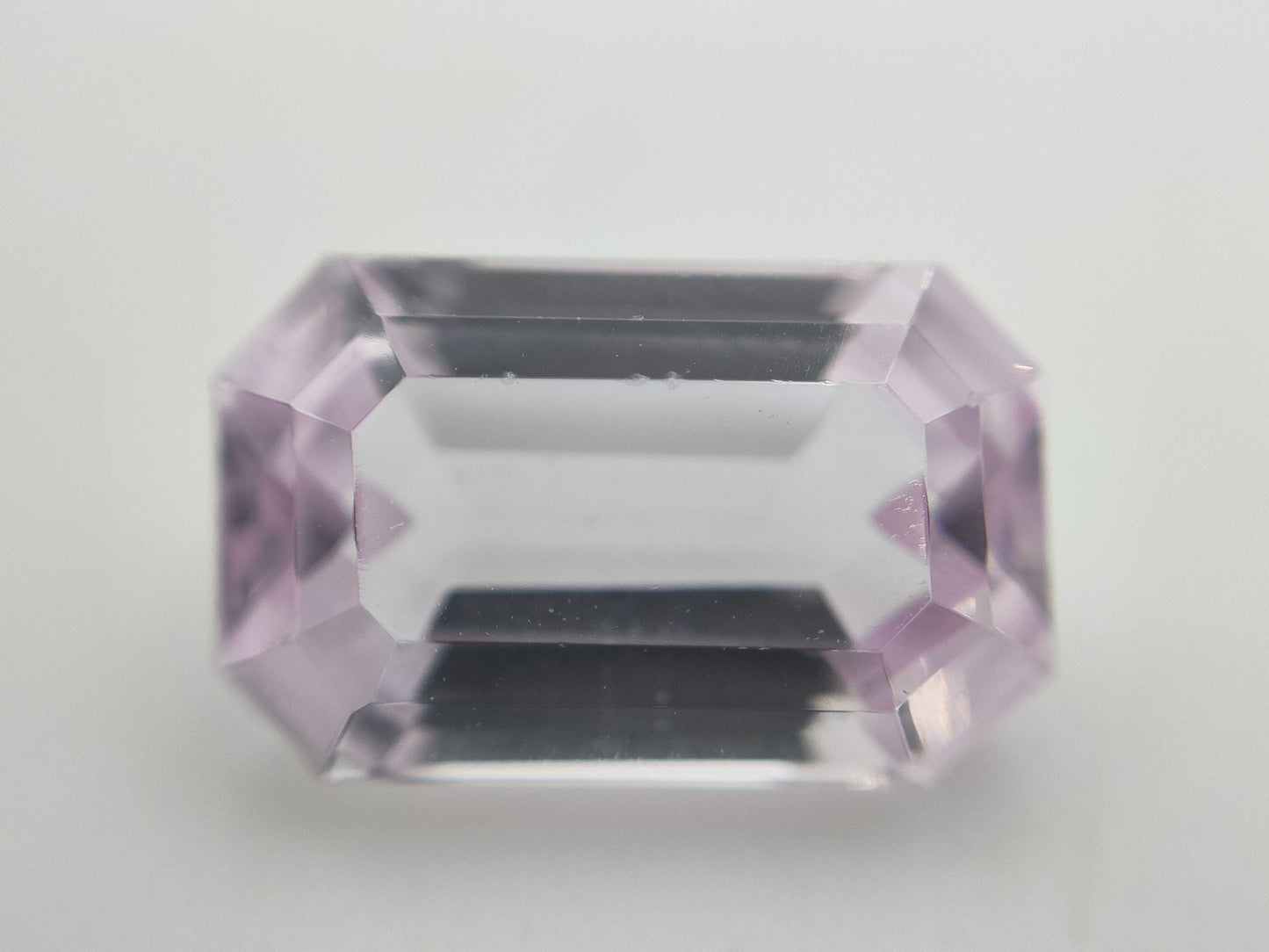 Kunzite 3.581/6.812ct Colored stone / loose