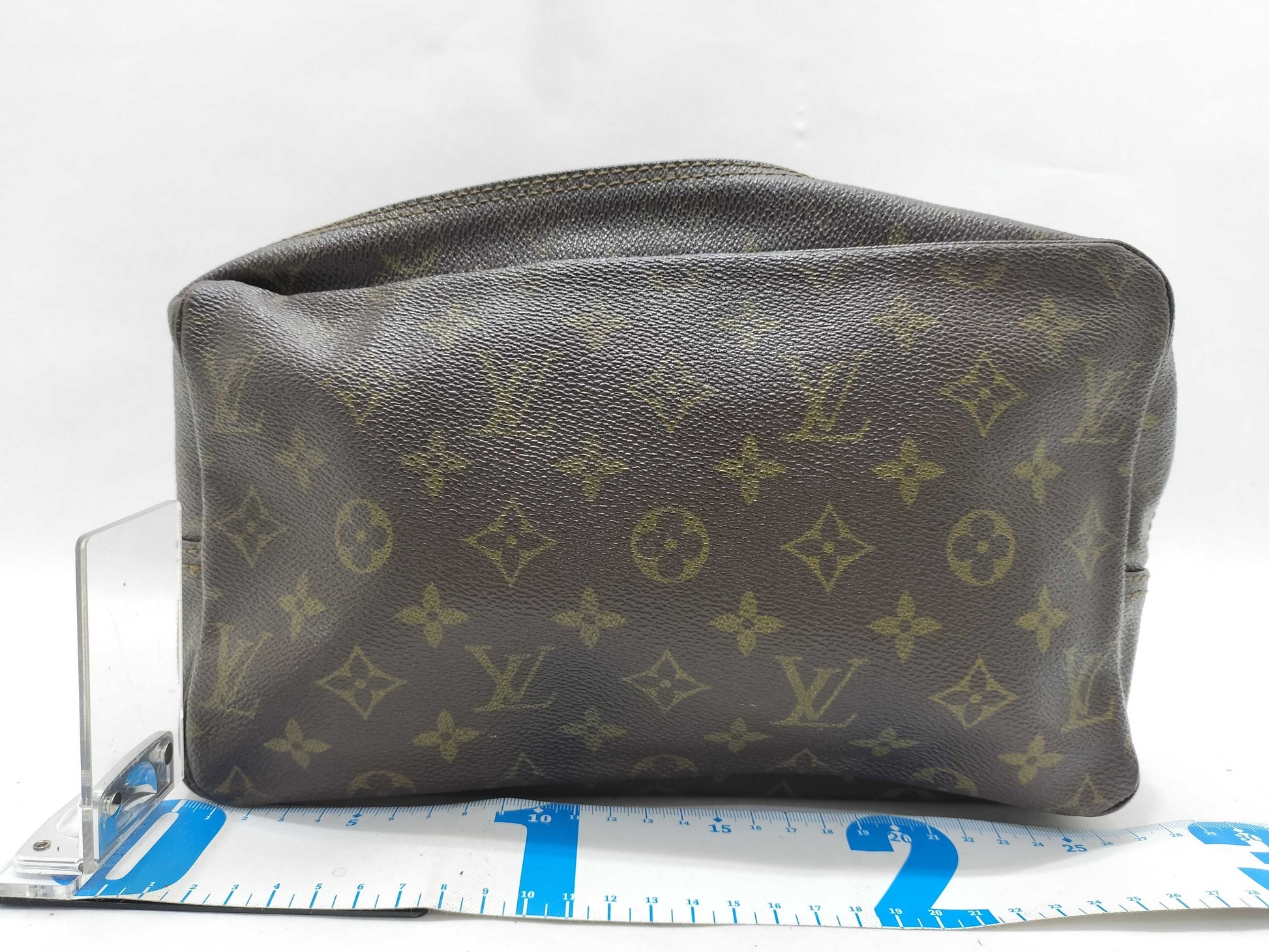 LOUIS VUITTON Monogram Louis Vuitton True Toilette Monogram Brown Pouch