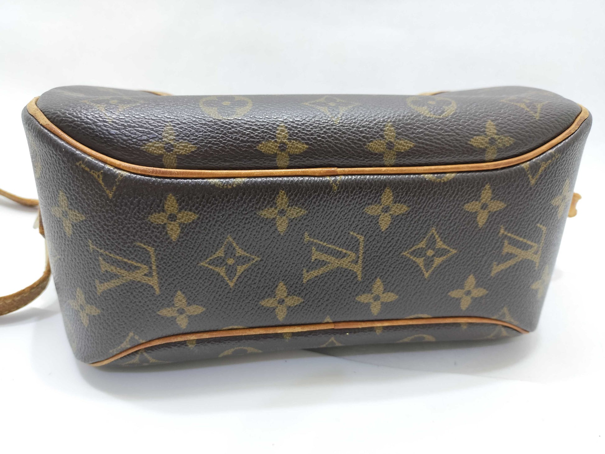 LOUIS VUITTON Monogram Louis Vuitton Shoulder Bag Monogram Brown Shoulder Bag