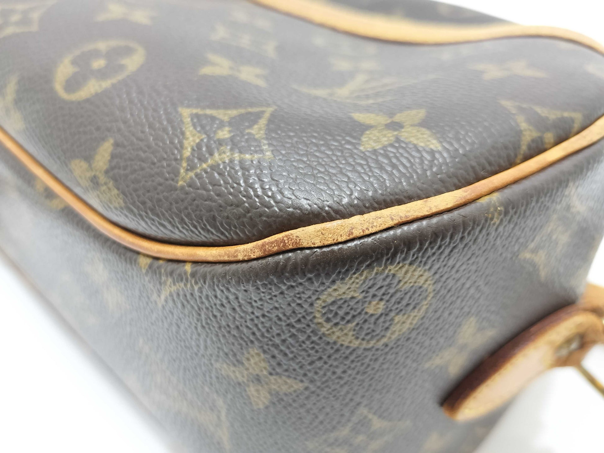 LOUIS VUITTON Monogram Louis Vuitton Shoulder Bag Monogram Brown Shoulder Bag