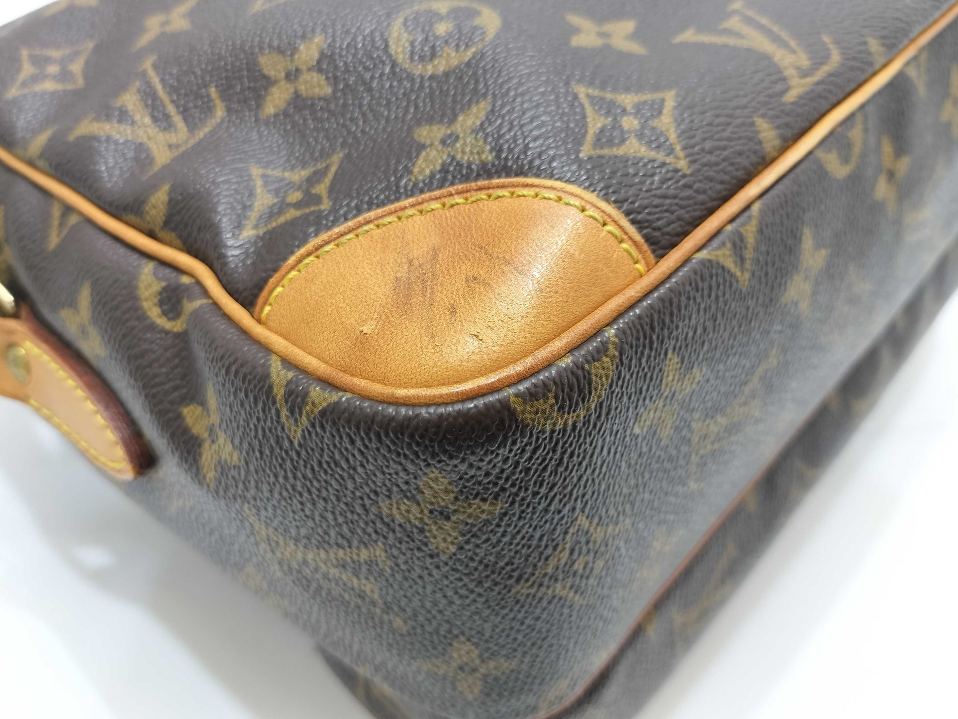 LOUIS VUITTON Monogram Louis Vuitton Shoulder Bag Monogram Brown AR0031 Shoulder Bag