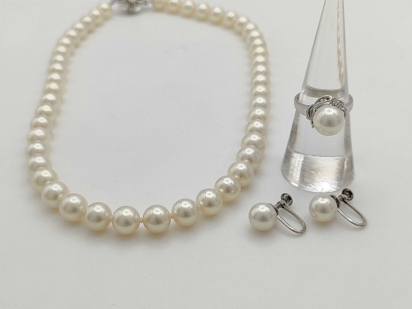 Pearl Diameter Approx. 8.0-8.4mm SV 38.5g / Pearl Diameter Approx. 8.8mm D0.06ct Pt900 5.7g / Pearl Diameter Approx. 8.0mm Pt900 3.2g Other Accessories