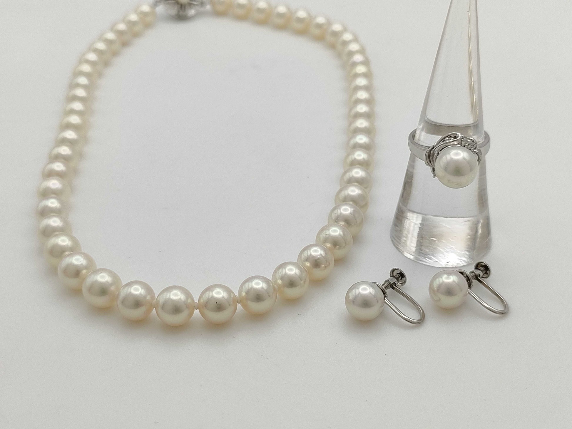 Pearl Diameter Approx. 8.0-8.4mm SV 38.5g / Pearl Diameter Approx. 8.8mm D0.06ct Pt900 5.7g / Pearl Diameter Approx. 8.0mm Pt900 3.2g Other Accessories