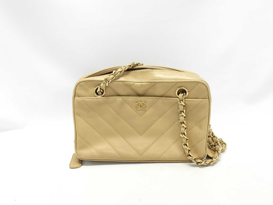 CHANEL beige shoulder bag