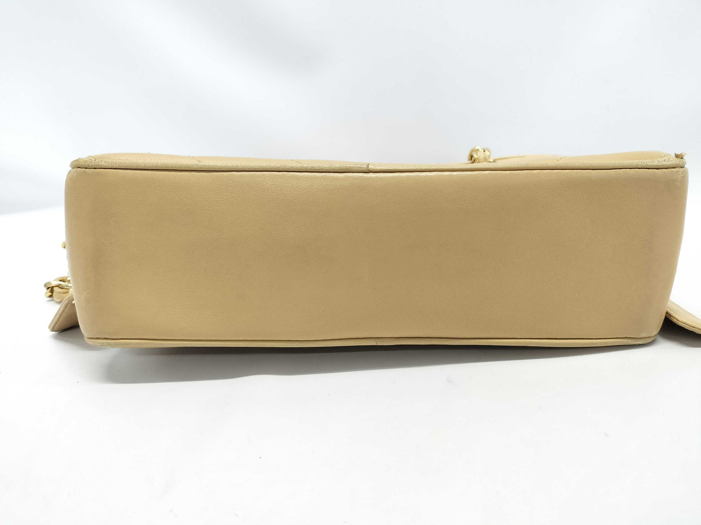 CHANEL beige shoulder bag