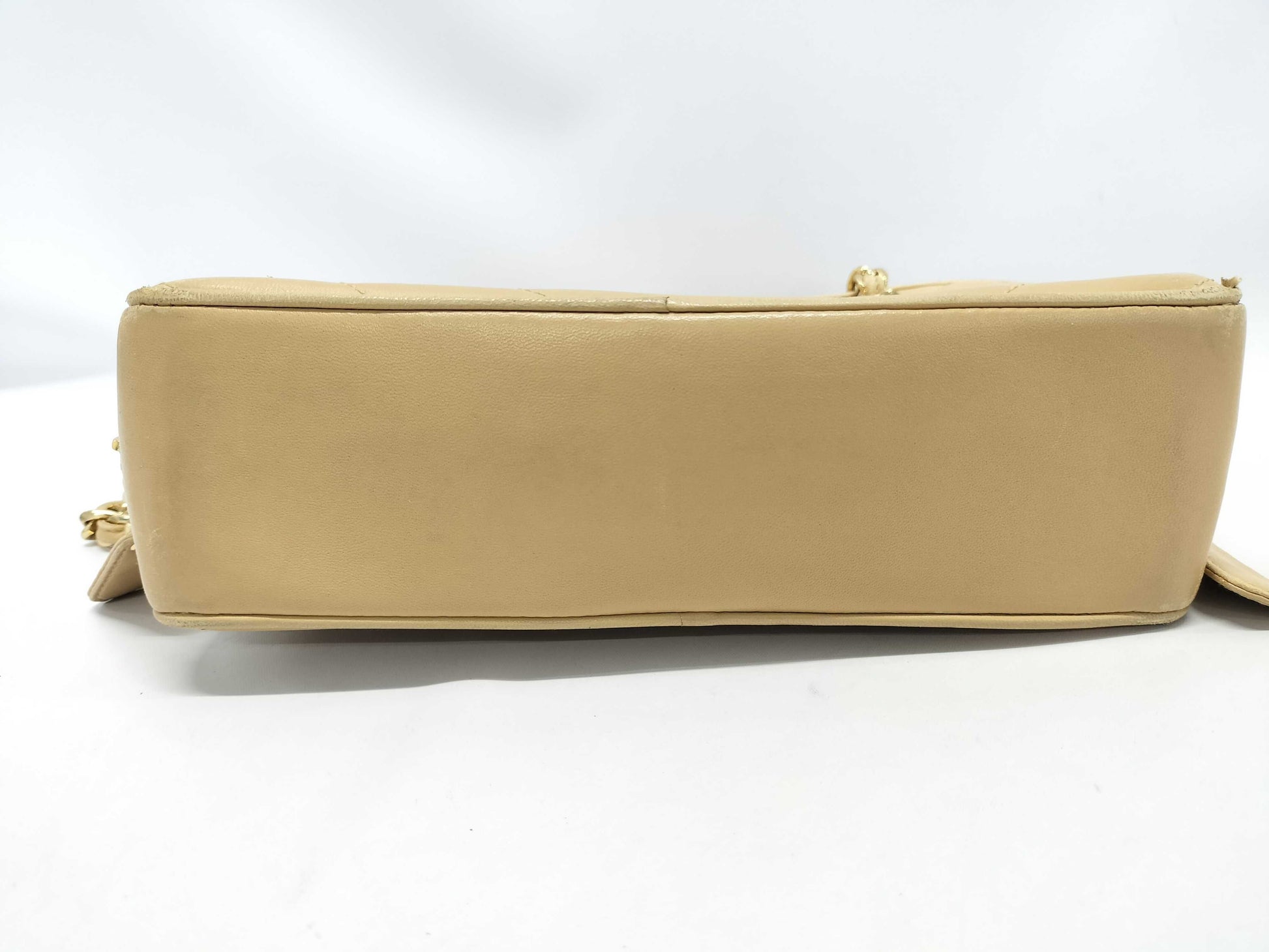 CHANEL beige shoulder bag