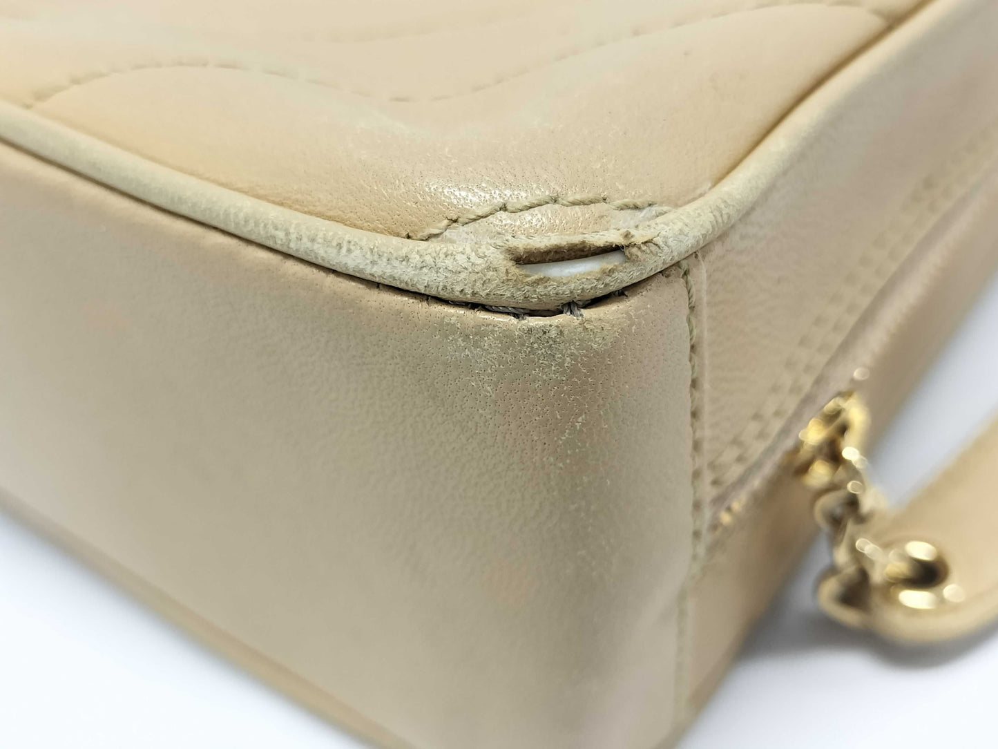 CHANEL beige shoulder bag