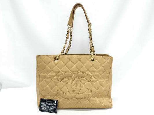 CHANEL beige shoulder bag