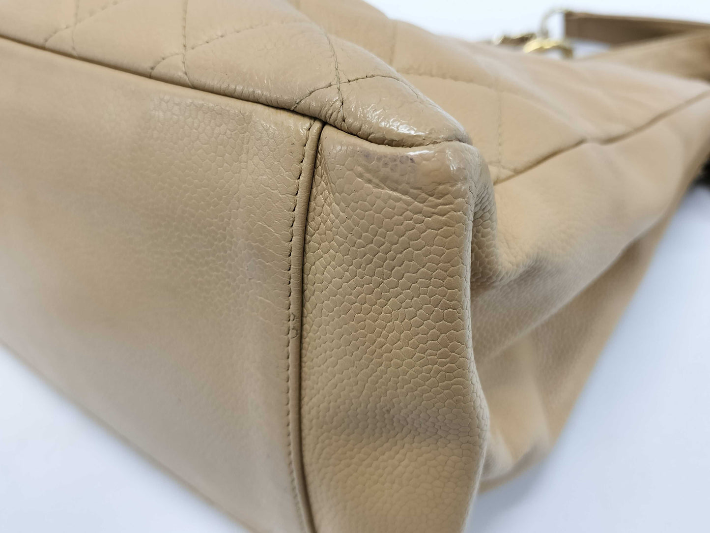 CHANEL beige shoulder bag