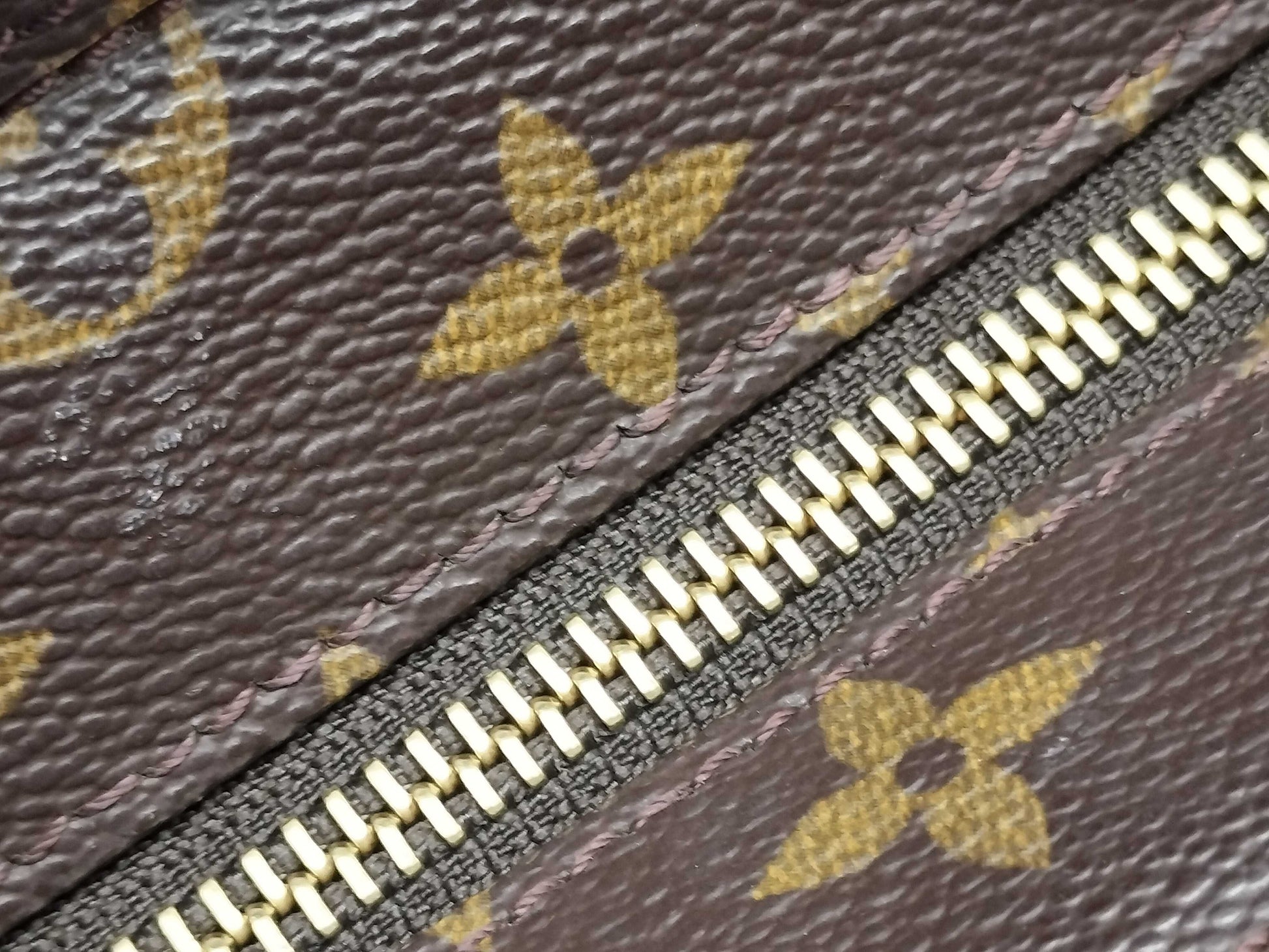 LOUIS VUITTON Monogram LV Monogram Luco Shoulder Bag