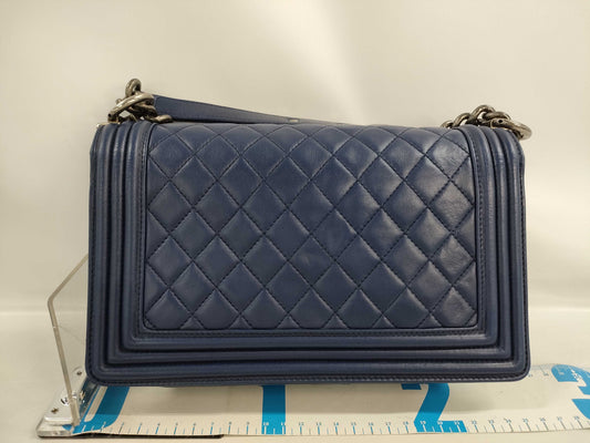 CHANEL Boy Shoulder Bag, 2-way shoulder bag, crossbody or shoulder bag