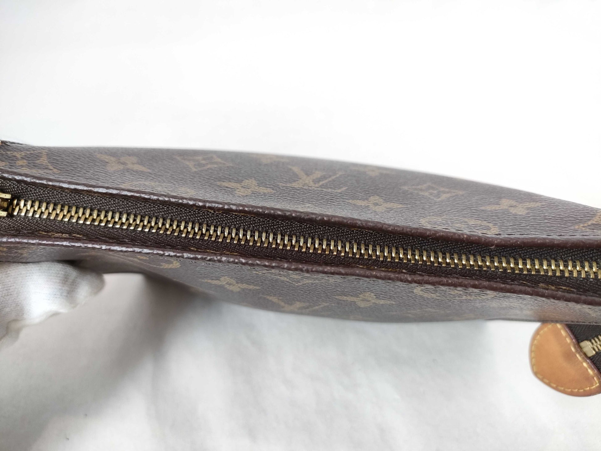 LOUIS VUITTON Monogram Monogram Pochette Toilette 19 M47544 Pouch