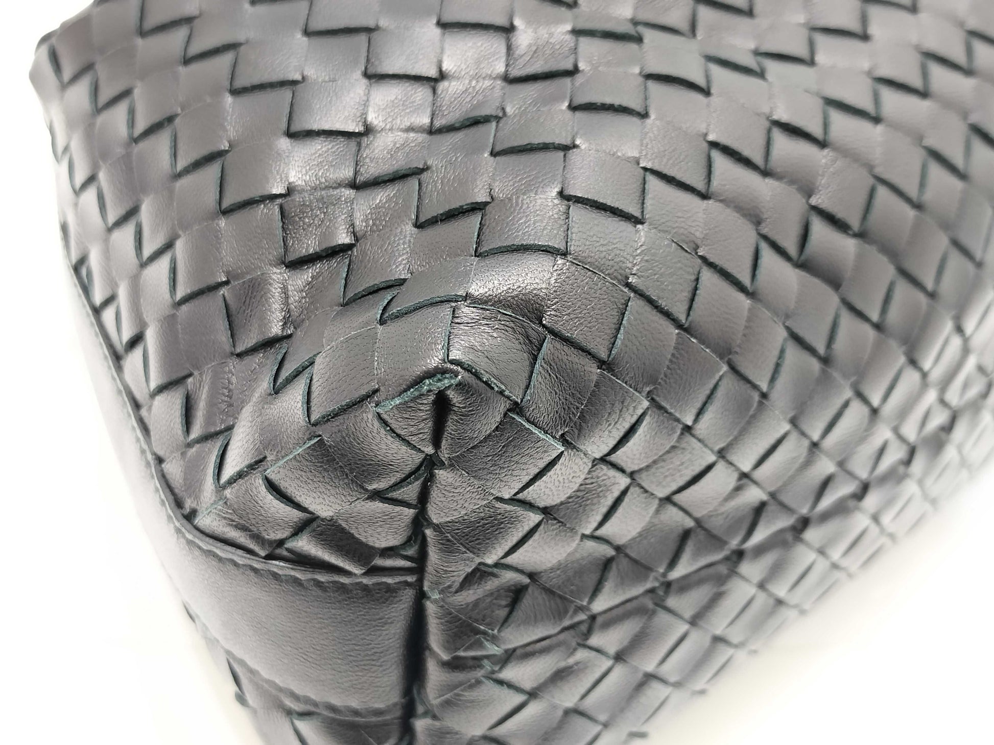 BOTTEGA VENETA Intrecciato Bottega Veneta One Shoulder Bag Bragg Pouch
