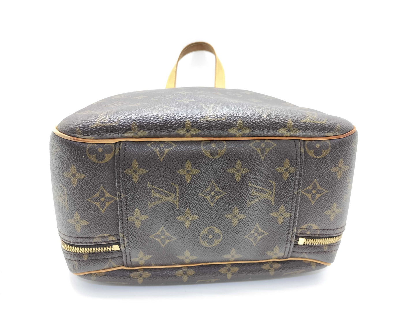 LOUIS VUITTON Monogram LOUIS VUITTON Monogram Excursion Handbag
