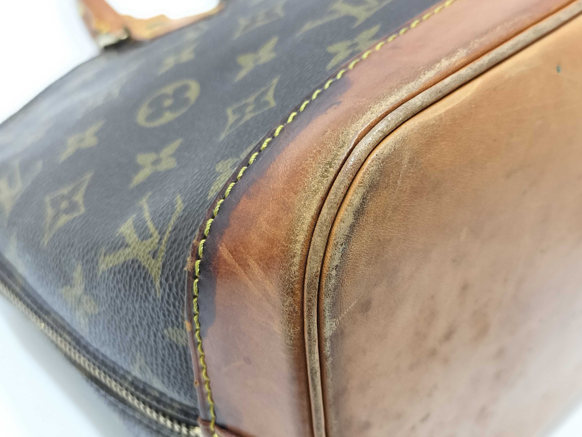 LOUIS VUITTON Monogram LV Monogram Alma Handbag
