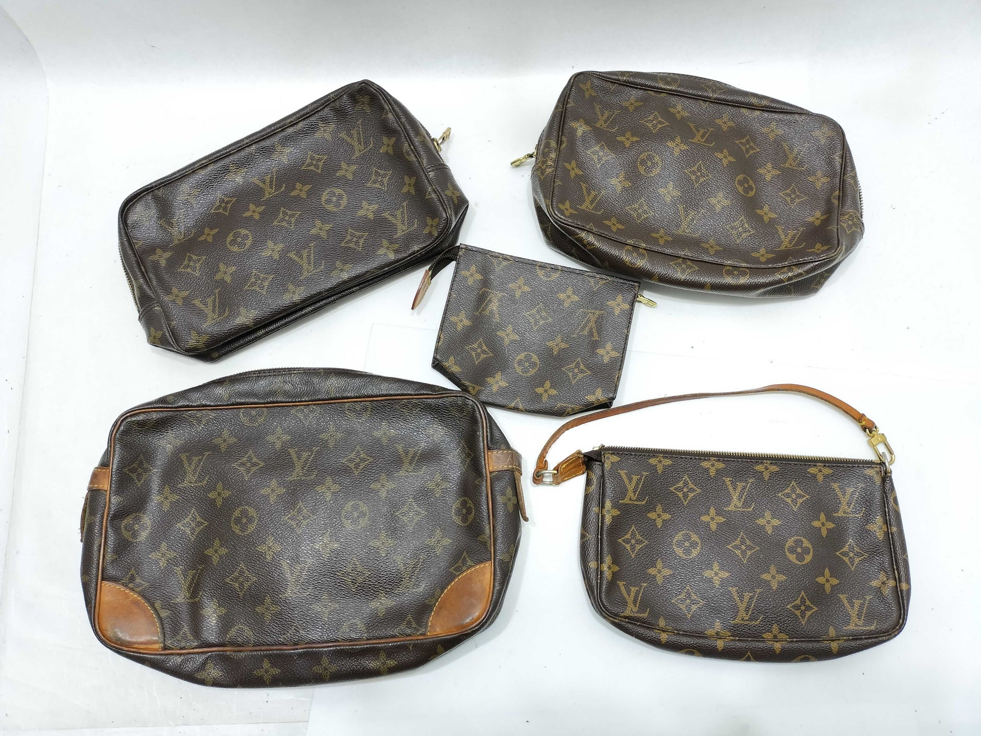 LOUIS VUITTON Monogram LV Monogram 5-Piece Summary Pouch