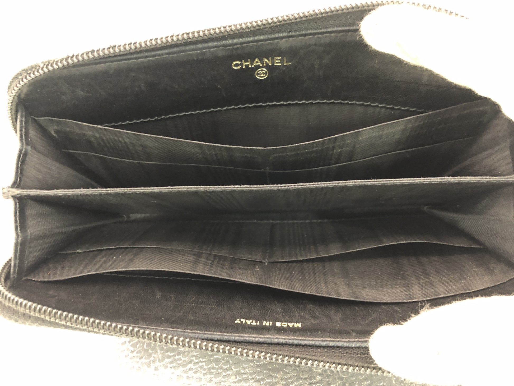 CHANEL Cocomark Round Zipper Long Wallet with Seal 9750708 Caviar Skin Black Wallet