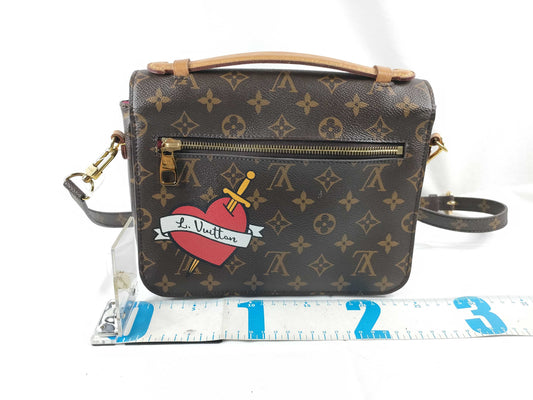 LOUIS VUITTON Louis Vuitton Metis MM Shoulder Bag