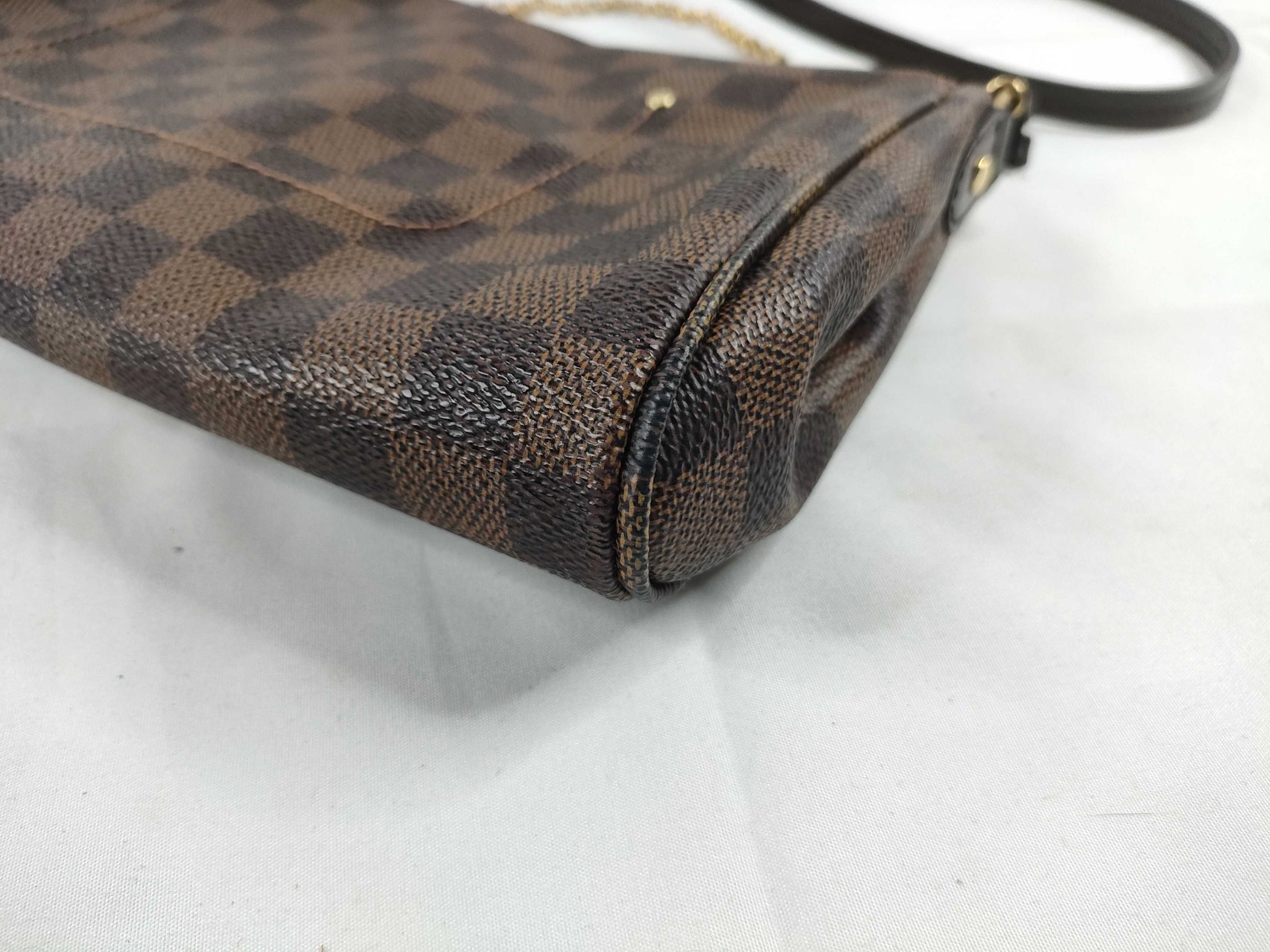 LOUIS VUITTON Damier Louis Vuitton Damier Breed Shoulder Bag