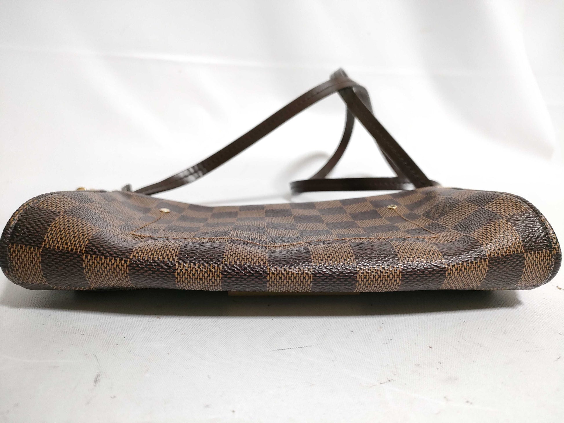 LOUIS VUITTON Damier Louis Vuitton Favorite Damier Shoulder Bag